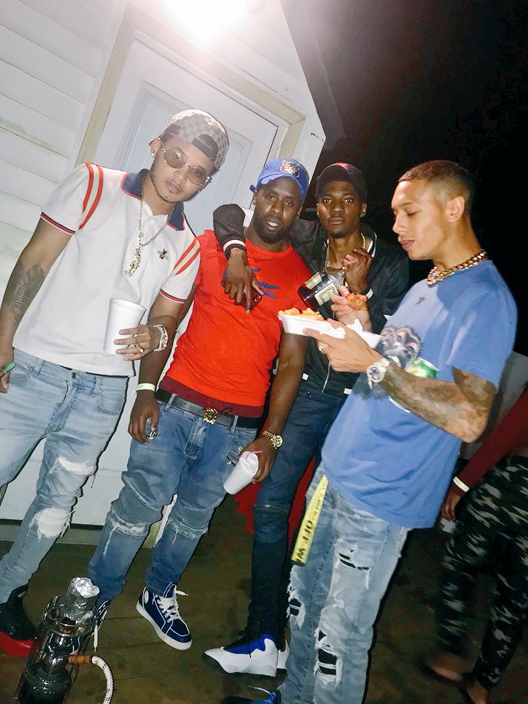 PhillyBluntsz's tweet photo. Touch Money πΈππ° #MoneyMaking #ForeverFly #RickyWorld π³π§π― https://t.co/hbUU3HMfdG