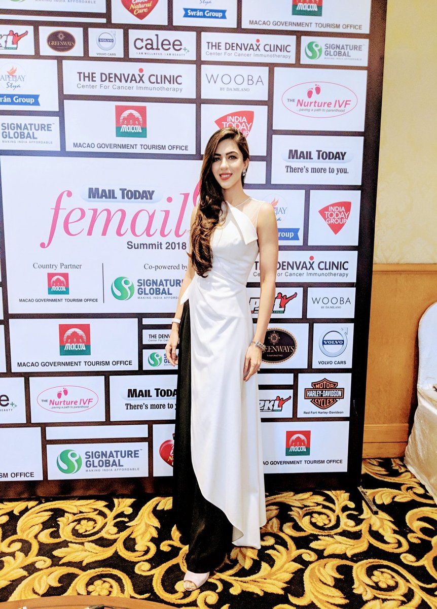 bahaart19's tweet photo. Just finished speaking at the #femailsummit #mailtoday #WomenEmpowerment @IndiaToday @mail_today https://t.co/KehtrYcqPB