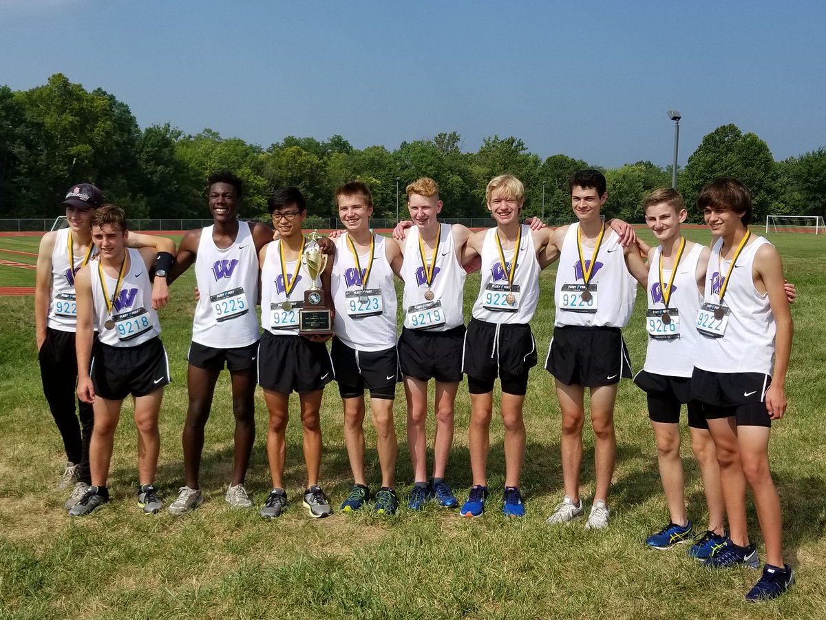 FzwCc's tweet photo. 1st place JV squad at the FZN Invitational. https://t.co/pISjnpZsPl