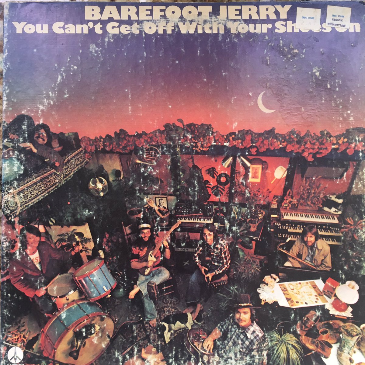 tylerguitar's tweet photo. Back in my Nashville days, buddies @ColDubyaJWB @nathanblakelynn and Clayton Campbell turned me on to Barefoot Jerry. We even talked about starting a new band in their footsteps of Middle TN Musical Hippie-ness. A must for fans of 70s #BarefootJerry #WayneMoss #CabinRock #Farmily https://t.co/9A0u1yaK88