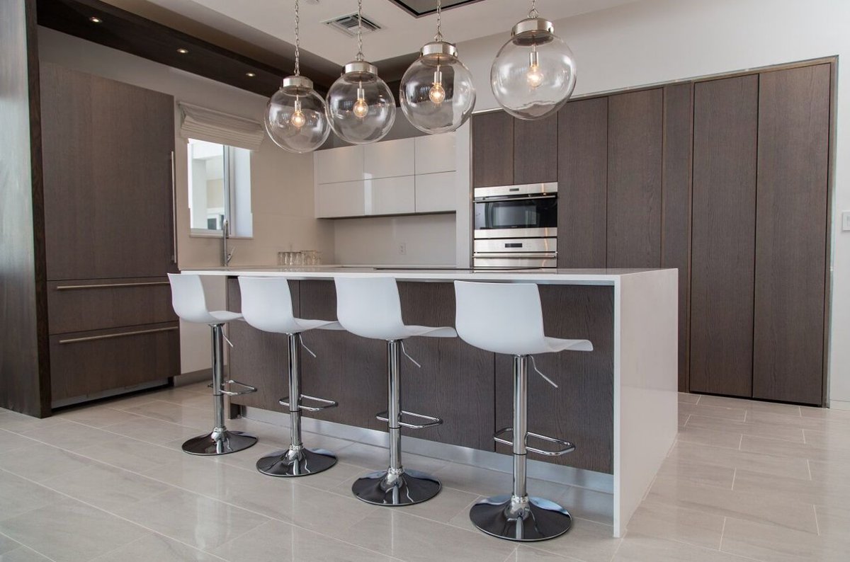 Feel like a master chef in your world-class kitchen with five-burner cooktops, wall ovens, party-sized fridges, and top-of-the-line Wolf, Bosch and Sub Zero appliances! bit.ly/2tFpZjz #Bahamas #Kitchen #LuxuryLiving