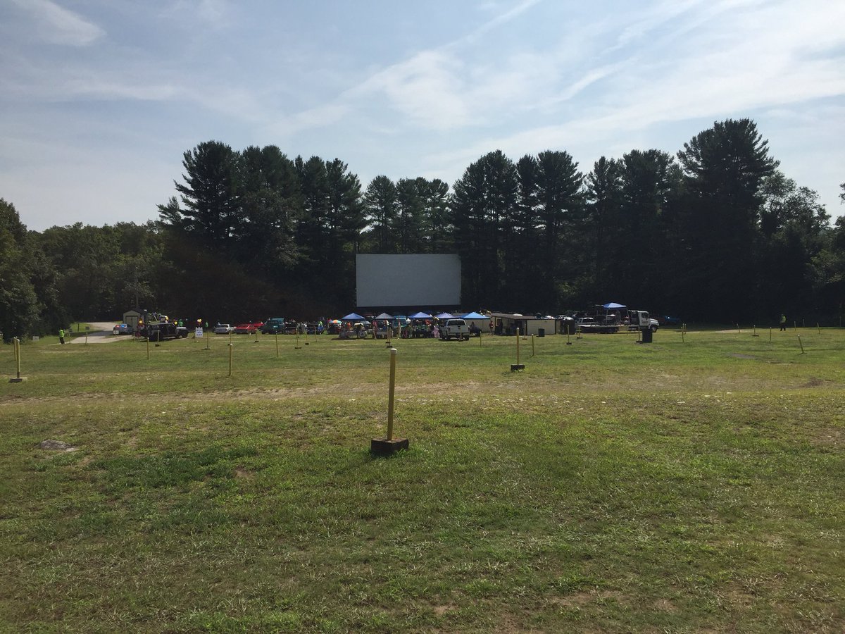 Car Show at the Pleasant Valley Drive-in #D460inthecommunity #T2305 #CTSpecialWishes  <a href="/jf_powers/">Jessica</a> <a href="/AlexMeyer128/">Alex Patterson</a>  <a href="/RobDeMo20/">Rob DeMarino</a>