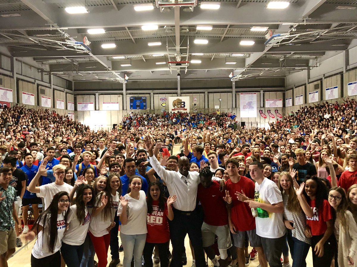 RamseyJayJr's tweet photo. 👏🏾👏🏾Proud of 2,700+ #BuchananHighSchool students taking👉🏾“#EmpoweringDreamers To Become Achievers” challenge {https://t.co/iPGSBMy8CA}✅ @activities_bhs☝🏾#RamseyJayJr #3Ps #Inspiration #Motivation #PossibleProbablePredictable https://t.co/DlAIqE0ZrK