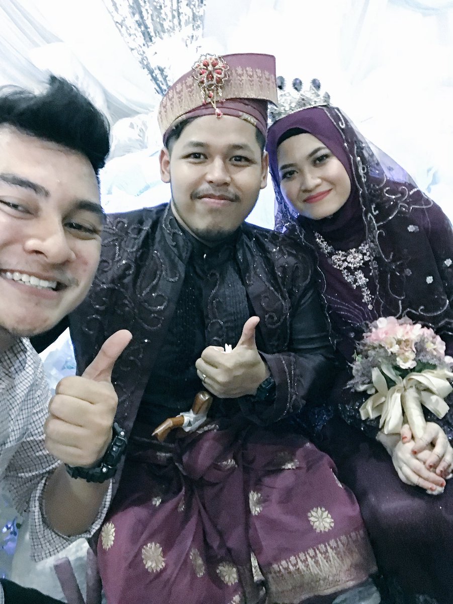 qamarazf_'s tweet photo. Akhirnya, seorang putera Batch 29 Samura telah melayari bahtera rumah tangga (1/90). Yang lain akan menyusul kemudian. Tahniah Faris Toha dan pasangan #batch29 #samura #batchpenebusmaruah https://t.co/LKdM0ofcAT