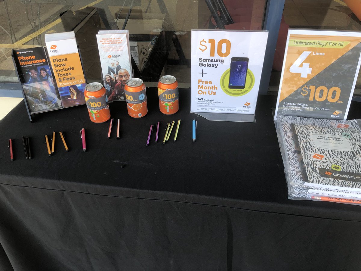 FFamilyWireless's tweet photo. Family plan is way to go. Go big save big! Join us to today, event @FFamilyWireless @BoostManED @stevehyperlink @hyperlinkusa  #Hypersidewalk #freeschoolsupplies https://t.co/pxwIEzhLbu