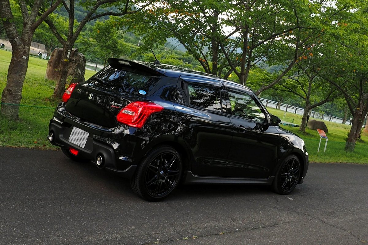 funnybunny1028's tweet photo. ホイール交換後、初の昼撮影!
ホイールに関しては、契約後から納車してからも悩みまくり…。
悩んだ末の決断でしたが、結構満足度は高いです!
#スイスポ
#スイフトスポーツ
#ウェッズスポーツ
#ZC33S
#wedssport
#wedssprtsa77r
#sa77r
#blitzdamperzzr https://t.co/nv4XEQ4yGw