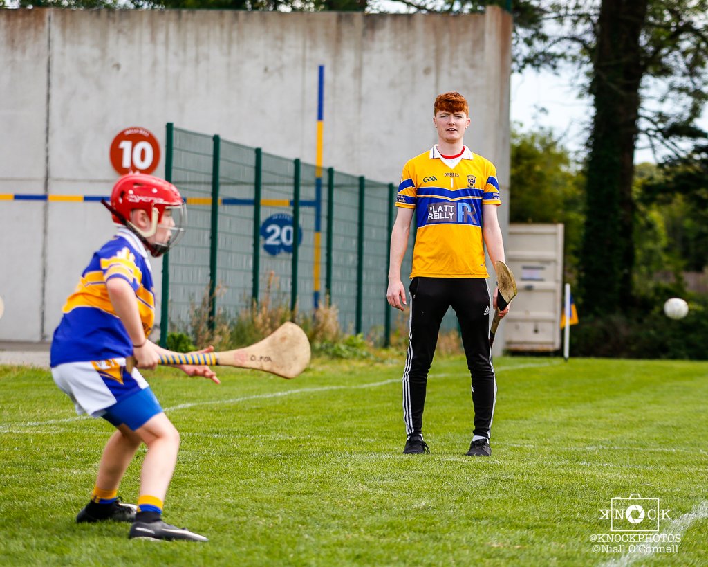 KnockPhotos's tweet photo. Well done to @CastleknockGAA Senior Hurlers hosting excellent skill sessions, free taking and goalkeeping masterclasses for the Juvenile teams at Somerton today. https://t.co/VeI5X8enXW