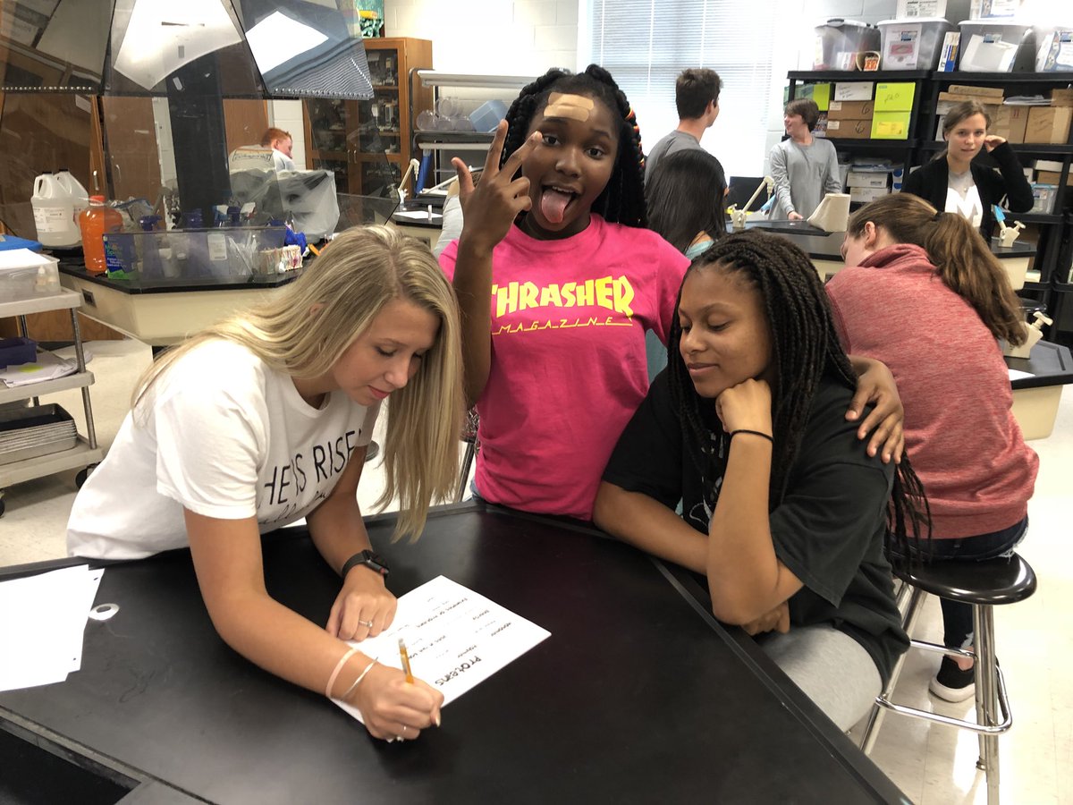 loriannroberts's tweet image. Last week in biology ➡️ #macromolecule word sort with friends #TakeChances @TrojansMSHS @MSCSTrojans