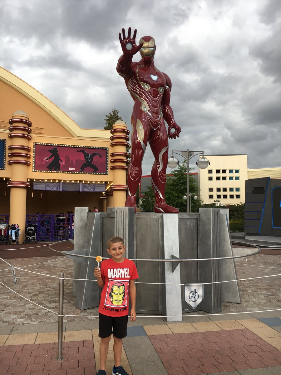 jomc22's tweet photo. #marvel #disneylandparis #superhero https://t.co/0Nskf1mfIv