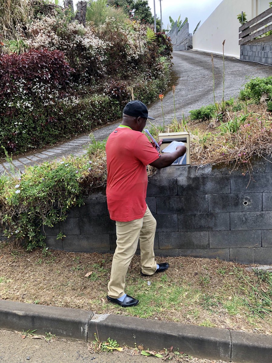 GILLESLEPERLIER's tweet photo. Dans la fraîcheur et douceur de Trois-Bassins. Bcp à faire pour les hauts de l’île #leperlier2018 #legislatives7eme #LaRéunion https://t.co/sBhEbE1aFZ