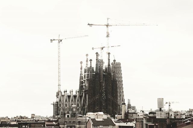 Killerdisain's tweet image. #sagradafamilia #barcelonamola  #barcelona #roof #rooftop #barcelonarooftop #underconstruction #church #basilica #gaudi #skyscraper