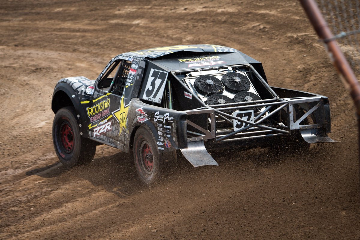 rockstarenergy's tweet image. It was a good Friday for the Anderson brothers, both hitting the podium - @therj37 🥉 in #Pro4 and @RonnieA520 🥉 in #ProLite in round 7! #RockstarOffroad @LucasOilOffRoad #LOORRS #thisisshortcourse 📷: daniel schenkelberg