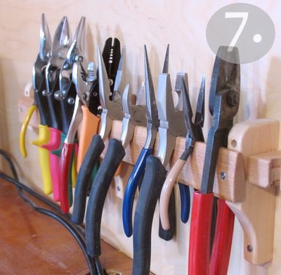 tyfraley's tweet image. Use this list to build your home's tool supply. #lifehacks #homeowners  cpix.me/a/53544352