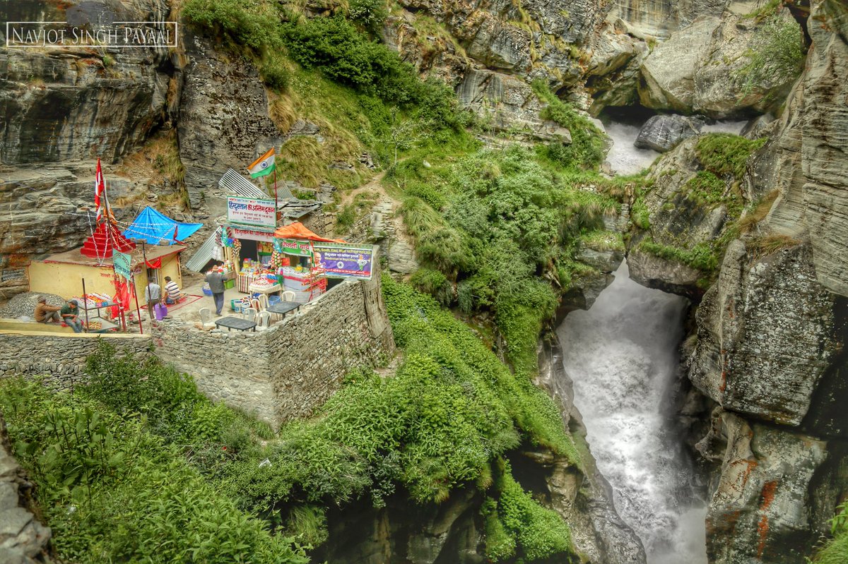 NavjotPayal's tweet photo. #bhimpul #PhotosForLife #indianphot #Uttarakhand #tample #photography #fastival #landscapephotography https://t.co/Q73TdBuo7t