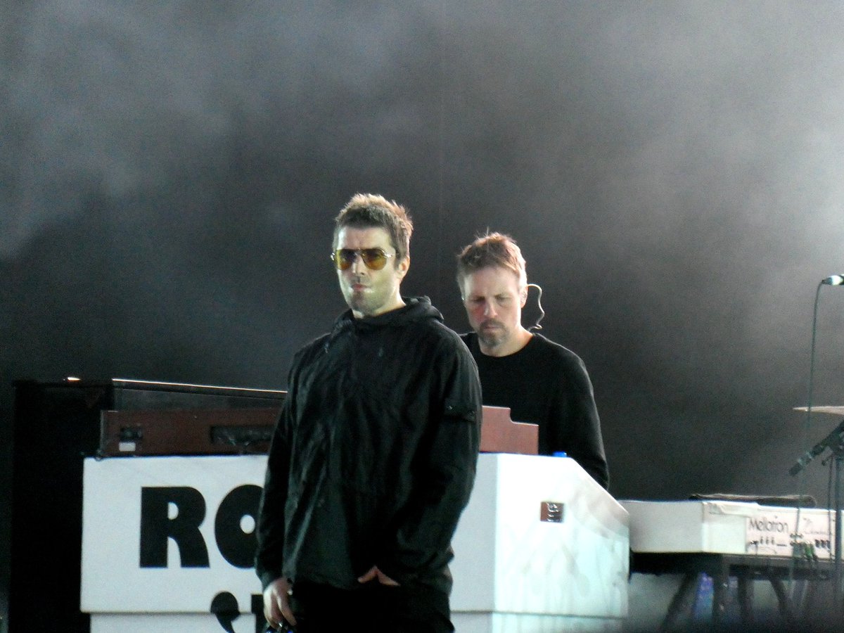 Isatagada's tweet photo. Le mec ose quand même dire au public de #rockenseine "The backstage looks familiar".
Ahahah
Fucking fucker
Ceux qui étaient là en 2009 savent.
#LiamGallagher #res2018 #GrandeScene https://t.co/8P4VYgM0S4