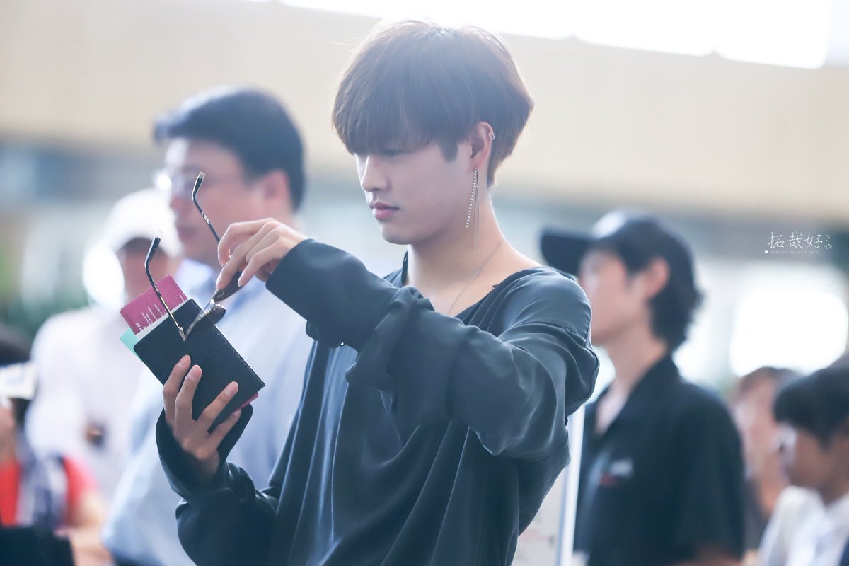 takuyaskia's tweet photo. 180822 김포 출국 HD

😎😶😐😎
_
#크로스진 #CROSSGENE 
#TAKUYA #타쿠야 #タクヤ #寺田拓哉 https://t.co/PZoaaRd3mj