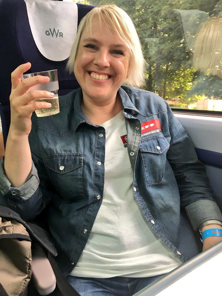 Bring on the fizz! End of a great day with <a href="/NEFFHomeUK/">NEFF Home UK</a> <a href="/thebigfeastival/">Big Feastival</a> #NEFFpassion #BigFeastival