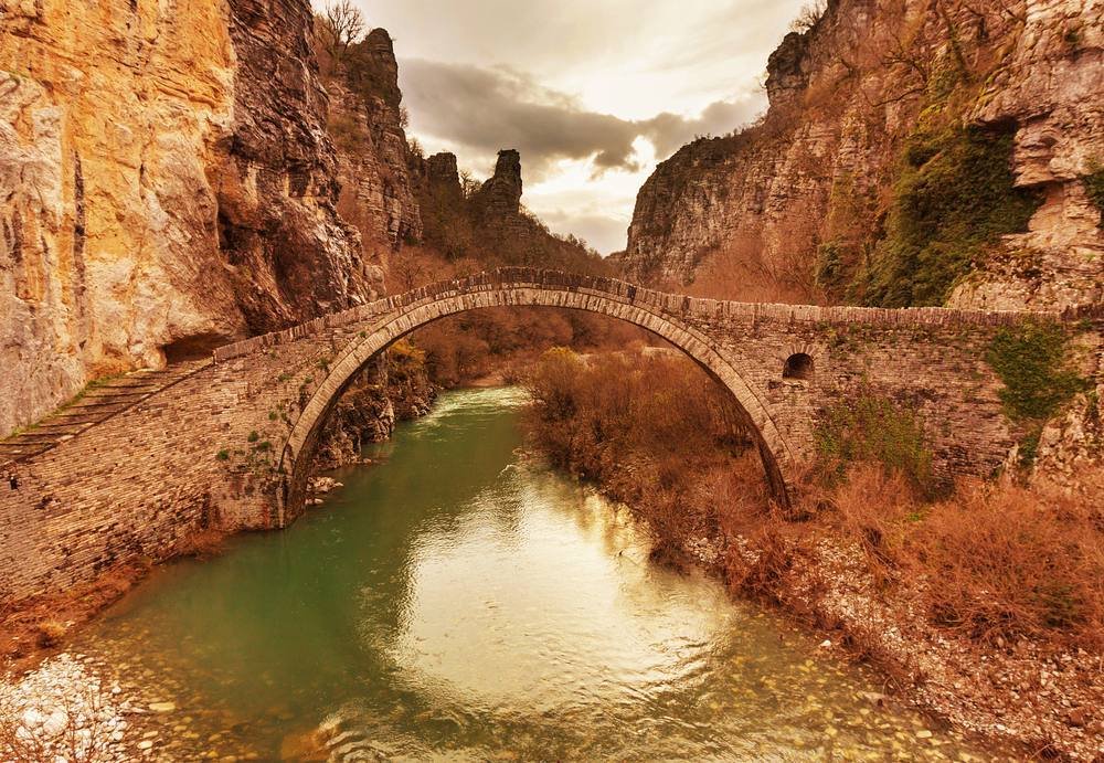 greecelovR's tweet photo. 🇬🇷 🌟🌟🌟🌟🌟 Breathtaking landscape in #Epirus 
#VisitGreece #Greece #instabreaks #traveltogreece #greeceholiday #seasonholiday #greekisland #backpacker #flytogreece #topvillas #villabreaks #wishyouwherehere #athensvoice #grece #grecia #греция #vacations #saintfridays #saintfr https://t.co/MJdgkwKjQj