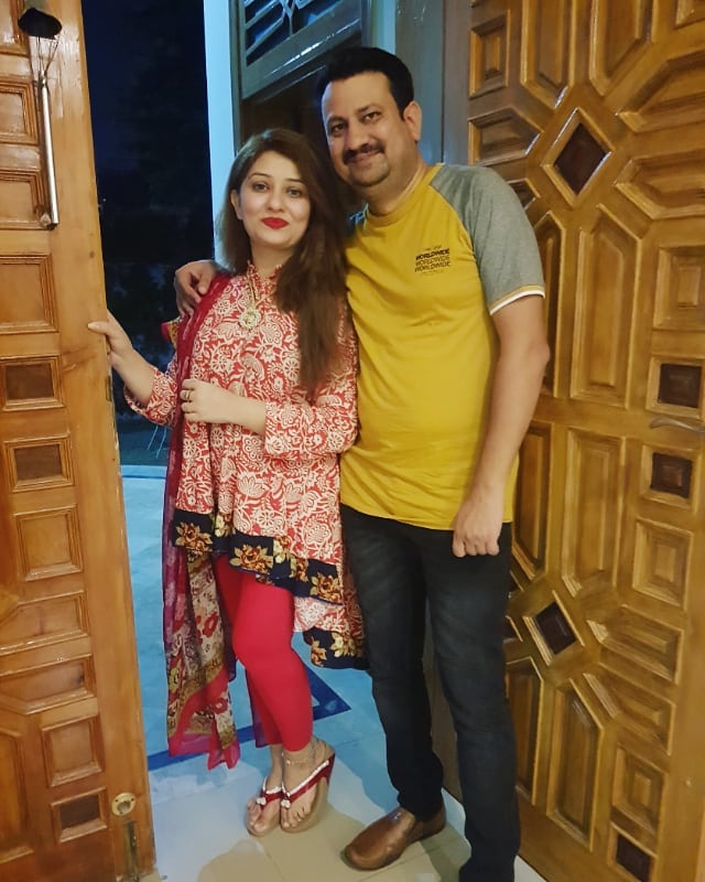 ShowbizAndNewz's tweet photo. #summaiyarizwan #eidcontinues #myman #vacationmode @somo85 https://t.co/wLdZDSyhWE