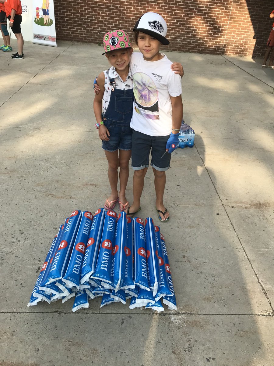 caro_beauchamp2's tweet photo. Super bel avant-midi pour un organisme en or: la fondation Betty Riel!! Trop fière de mon team de feu🤩💪🏽😝#bmohuntingdon #ProudToWorkAtBMO https://t.co/y14afwN3Ox