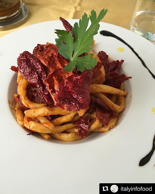 ComeToBas's tweet photo. #GustoBasilicata idee per un pranzo del sabato 😉
・・・
Tipico piatto Lucano con peperoni cruschi #peperonicruschi #fusilli #ragu #saporimediterranei #carnedipecora #pastorale #foodporn # foodlucano #basilicata #nduia #piccante #dietamediterranea #infofood #foodinfo #Repos… https://t.co/1DuMiqd3uO