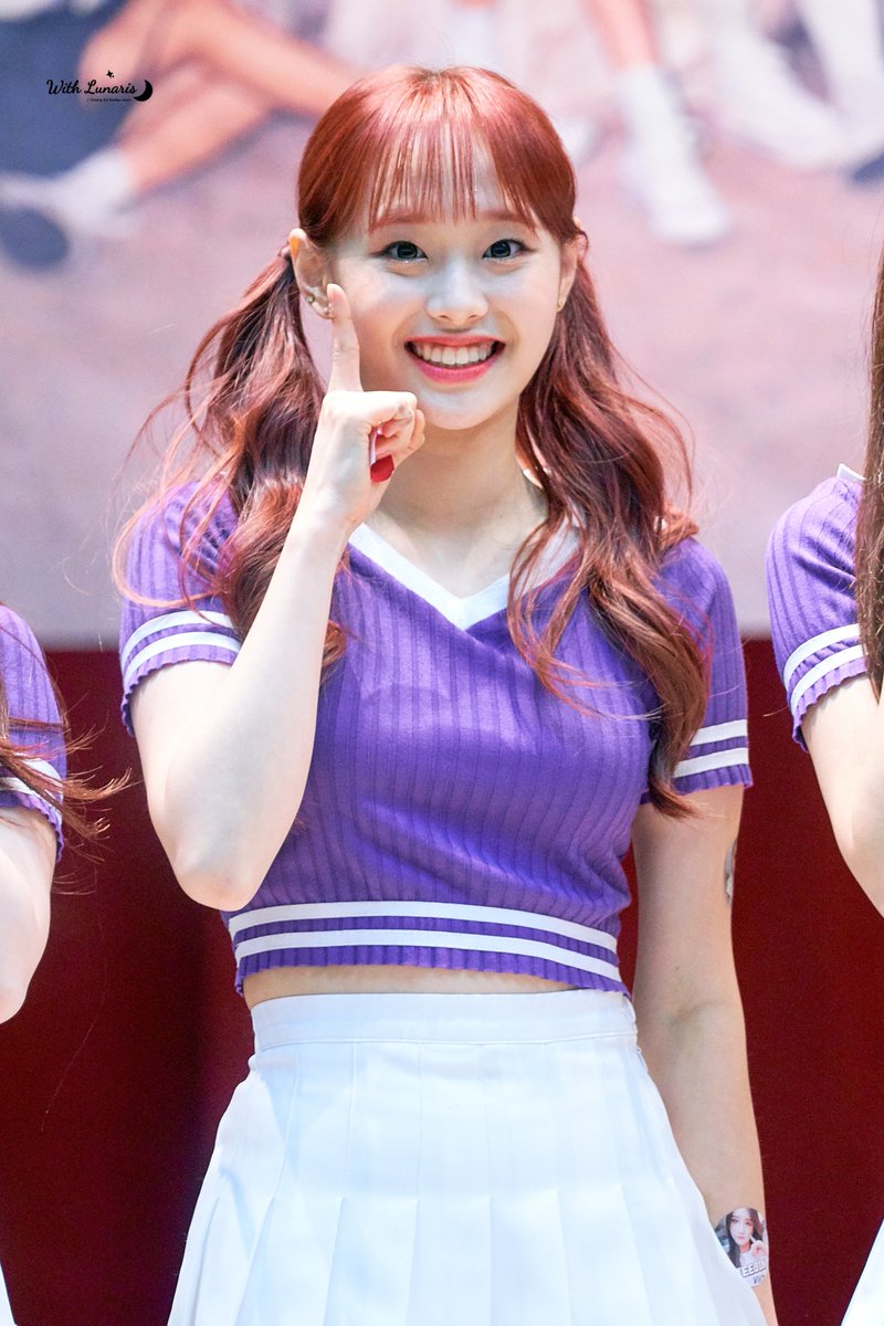 With_Lunaris's tweet photo. 180825 목동 팬사인희 Mokdong Fansign
 - Chuu -
#이달의소녀 #LOONA #지우 #JIWOO #츄 #CHUU https://t.co/0VoK768ENx
