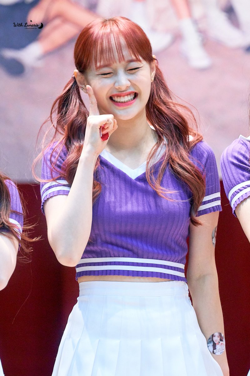 With_Lunaris's tweet photo. 180825 목동 팬사인희 Mokdong Fansign
 - Chuu -
#이달의소녀 #LOONA #지우 #JIWOO #츄 #CHUU https://t.co/0VoK768ENx