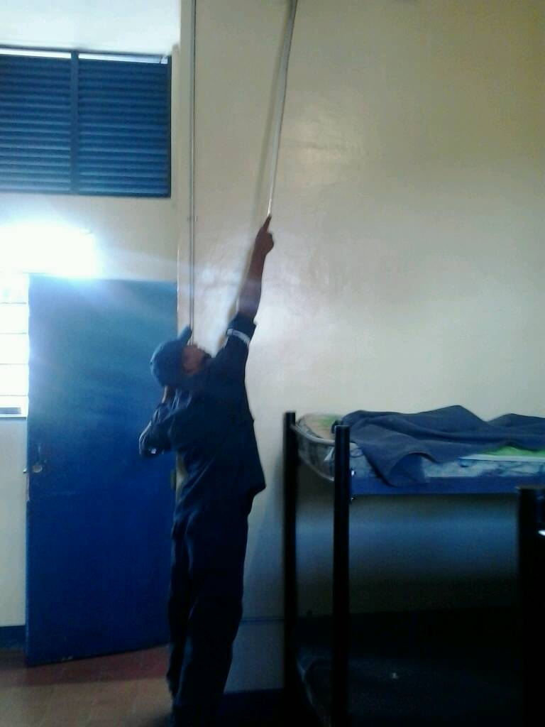 BbrosVIribarren's tweet photo. Realizando orden y limpieza en las instalaciones de la estacion central con el apoyo de Bomberos Forestales Bqto Brigada Juvenil Forestal https://t.co/Ir6JK3jeQD