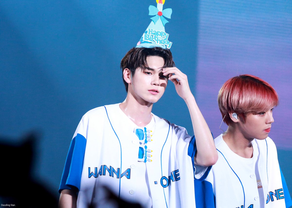 Dazzling950825's tweet photo. 180825 Wanna One World Tour in Taipei

어두운 밤하늘을 밝히는 
찬란한 나의 별,

성우야, 생일축하해 ❤❤❤

#찬란한별_옹성우_생일축하해 
#Happy_ONG_Day #옹성우 https://t.co/NKihoU1epO