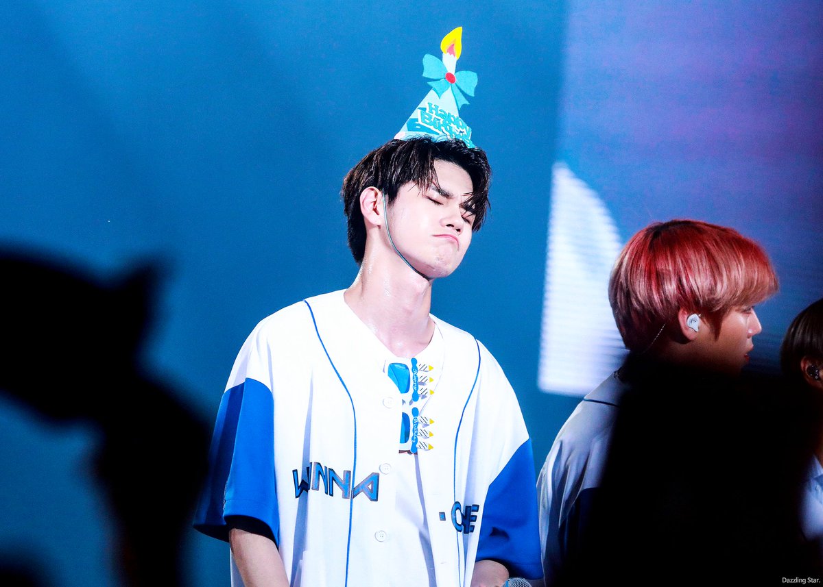 Dazzling950825's tweet photo. 180825 Wanna One World Tour in Taipei

어두운 밤하늘을 밝히는 
찬란한 나의 별,

성우야, 생일축하해 ❤❤❤

#찬란한별_옹성우_생일축하해 
#Happy_ONG_Day #옹성우 https://t.co/NKihoU1epO