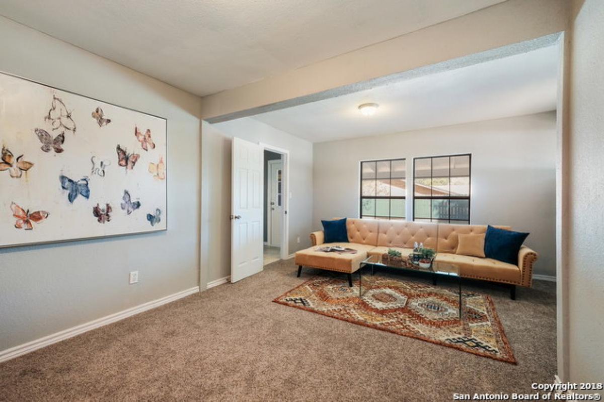 ZachCastillo's tweet photo. Just Listed in #SanAntonio #TX. 5203 NEWCOME DR! Please retweet!  https://t.co/D07tS8MxnJ https://t.co/6GfvRbP9ll