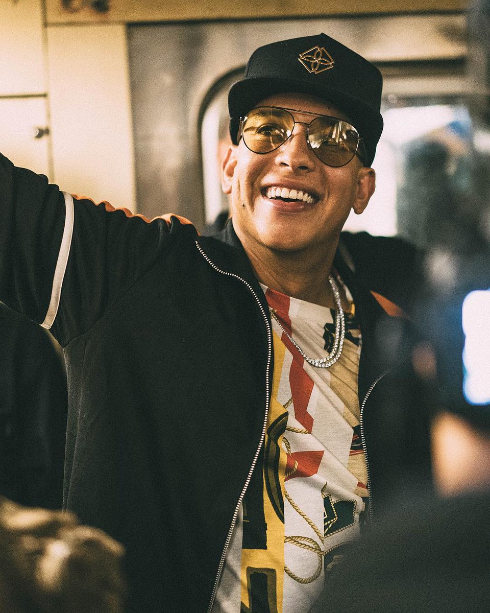 dyessicatoniolo's tweet photo. Usted no sabe el desorden de emociones que me provoca su sonrisa
@daddy_yankee https://t.co/jfNFP9tO6b
