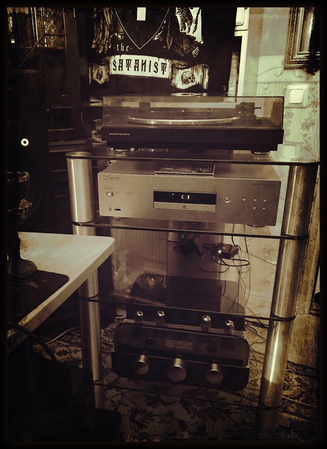 Darkarchiveband's tweet photo. We have just had a very big improvement to our studio, the album will be mixed through Mackie HR824mk2 very professional monitors.
#darkarchive #musicstudio #mackie #krankenstein #engl #brutal #satanists #recordins #recordingstudio https://t.co/2u8K6jHCBx