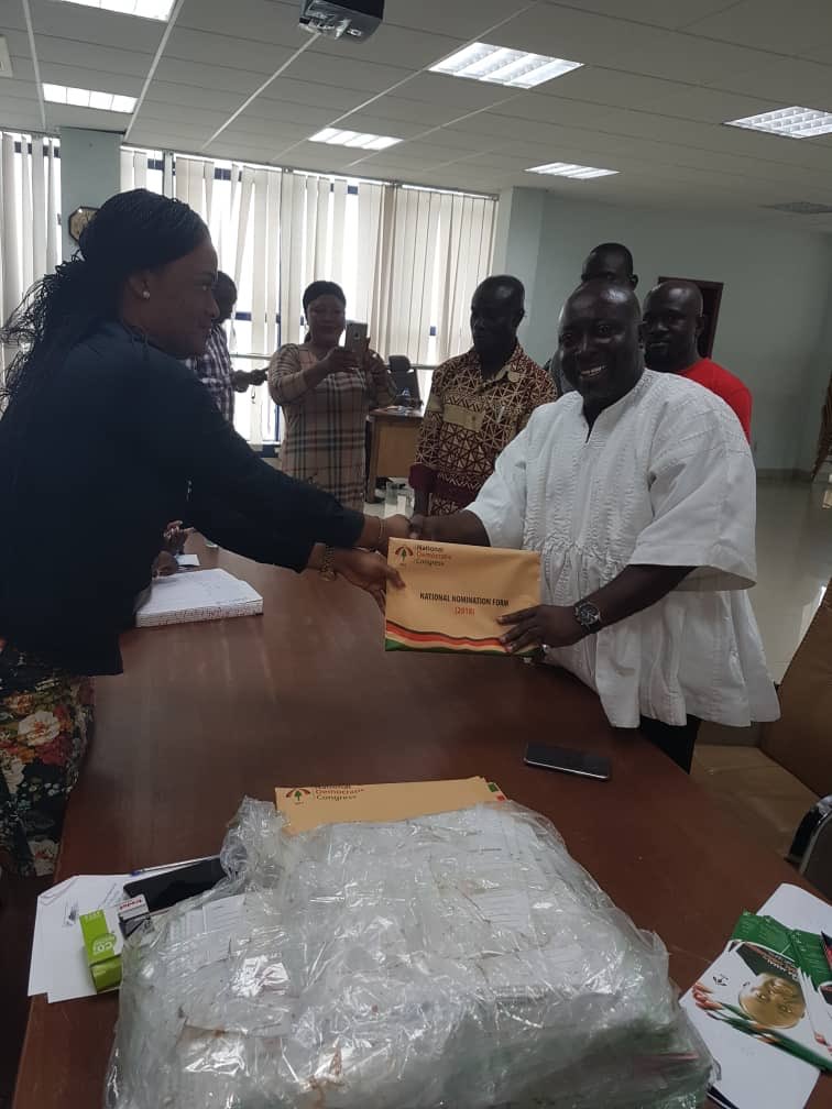 BabaOrganizer's tweet photo. The field marshal and incoming National Organizer Hon Baba Jamal yesterday picked his forms at the party office. The Akwatia Constituency Executives led by Chairman BB where there to support him.

#Possible #together.                                
#2020 is a must InshAllah https://t.co/uoy0CzzHz9