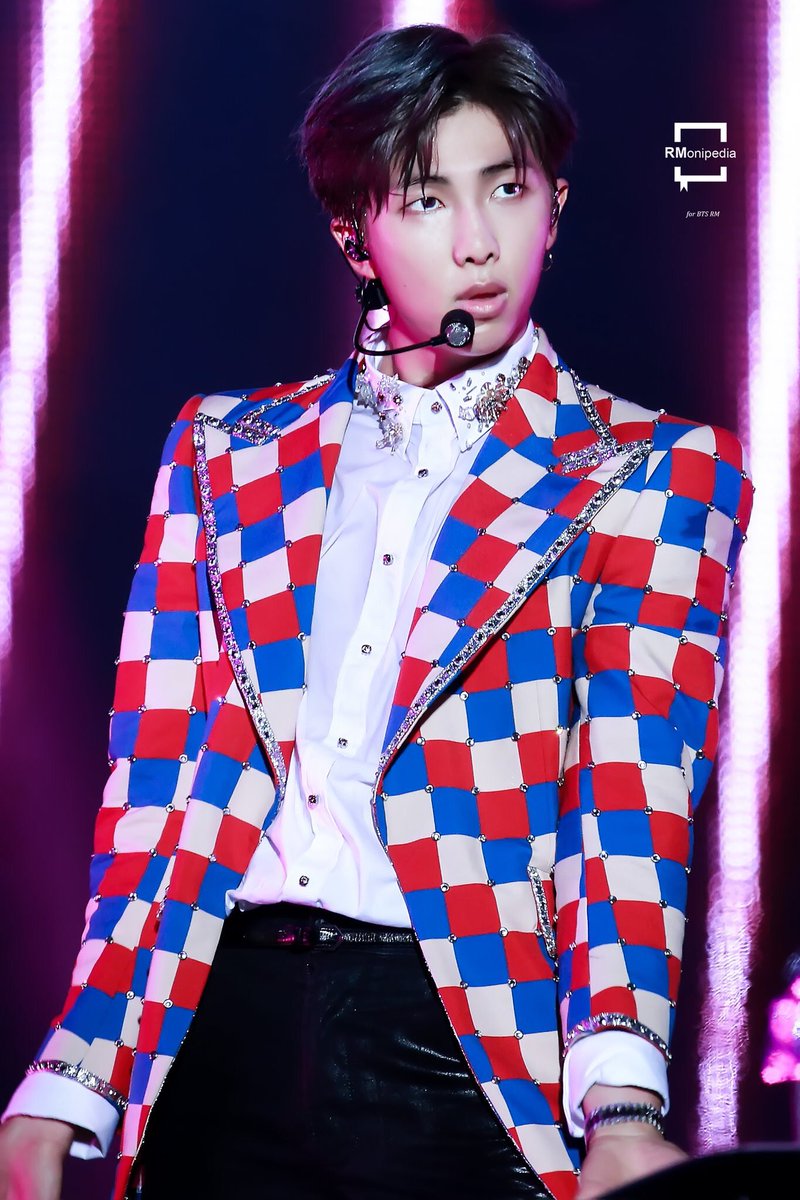 nannam_ch's tweet photo. ความผัวจะกลับมา แค่คุณเปลี่ยน (เสื้อตัวใน) #RM https://t.co/0IQY2UIbmH