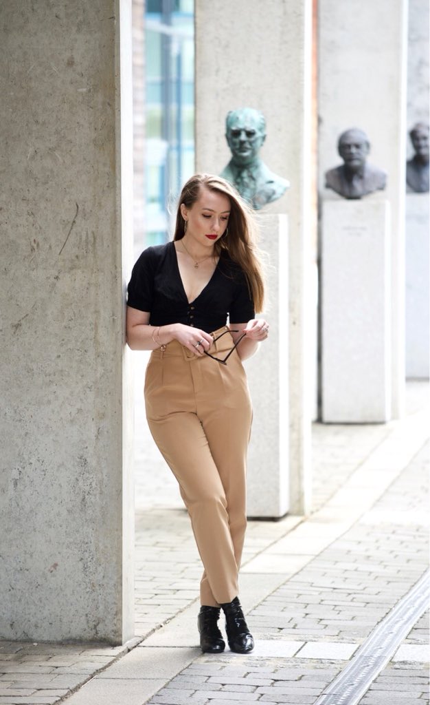 sarahedel_'s tweet photo. Bringing that wardrobe into Autumn with @ontrend_eu ✨🍂🌛 Full look on https://t.co/aTOwXWzL1c #PinkSars #Collab #Ontrend #AutumnWardrobe https://t.co/XyFwjZ5v5T