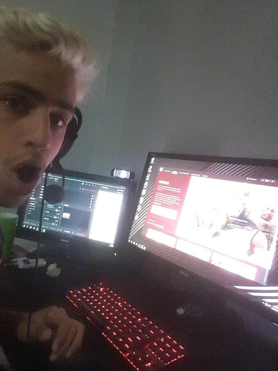imRenzik's tweet photo. •https://t.co/hPmYCECfux
#fortnite #fortnitememes #fortnitegameplay #fortnitebattleroyale #fortnitevideo #fortniteyoutube #fortnitesnipes #fortnitepc #fortnitevbucks #fortniteps4 #fortniteplays #youtube #twitchstreamer #tsm #renzik #fortnitelovers #fortnitedaily #twitch https://t.co/q29Wznmknw