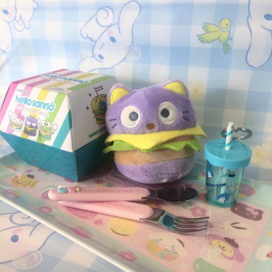 New Hello Sanrio burger plush are at Hihi! In the mood for a treat? 🌈🍔🍟