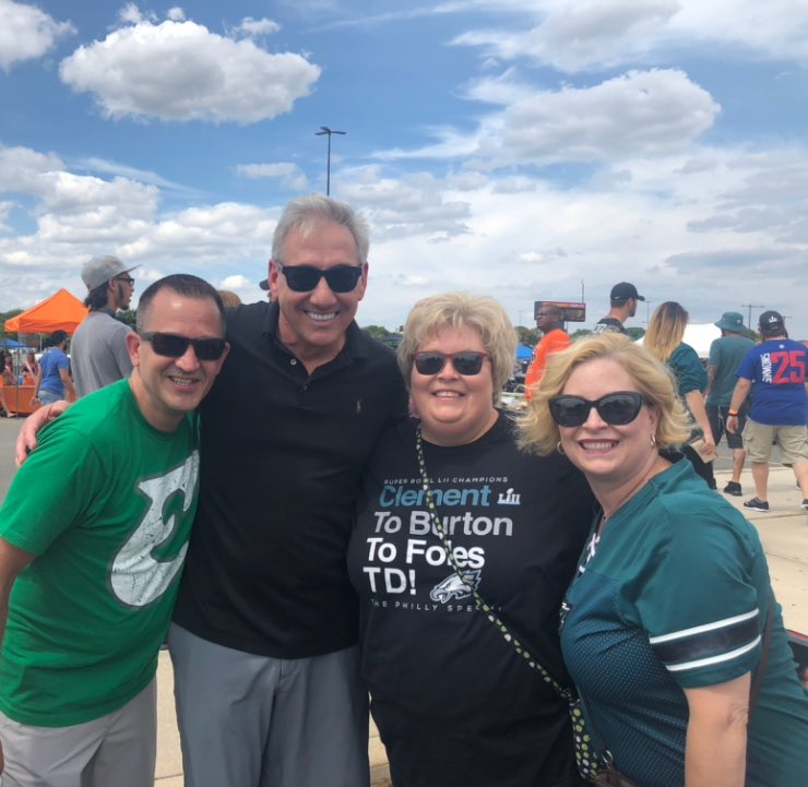 ToniaGrigas's tweet image. #975FANFEST #LONDONCONTEST