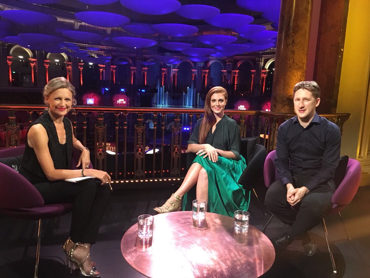 bbcproms's tweet photo. 20 minutes to go until #PromsExtra on @bbctwo with @thekatiederham, Wallis Giunta and @joshweilerstein. They’ll be getting you in the mood for a night On The Town. https://t.co/tQt8ubF3X2
