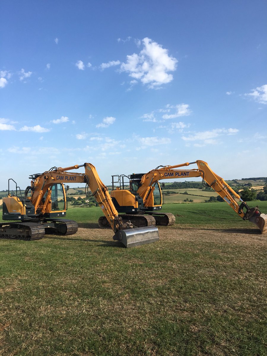 CamPlantHireLtd's tweet photo. 💥💥RETWEET AND SHARE .  Last night our lock up on a site we are currently working on got broke into in. Our Hyundai 145 was stripped including Panels, air filter housing, boxing ring surround and more. This was the Southwest UK on the outskirts of Bath. Any info appreciated 💥💥 https://t.co/06hM1lYymX