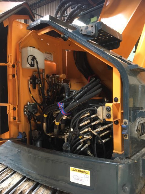 CamPlantHireLtd's tweet photo. 💥💥RETWEET AND SHARE .  Last night our lock up on a site we are currently working on got broke into in. Our Hyundai 145 was stripped including Panels, air filter housing, boxing ring surround and more. This was the Southwest UK on the outskirts of Bath. Any info appreciated 💥💥 https://t.co/06hM1lYymX