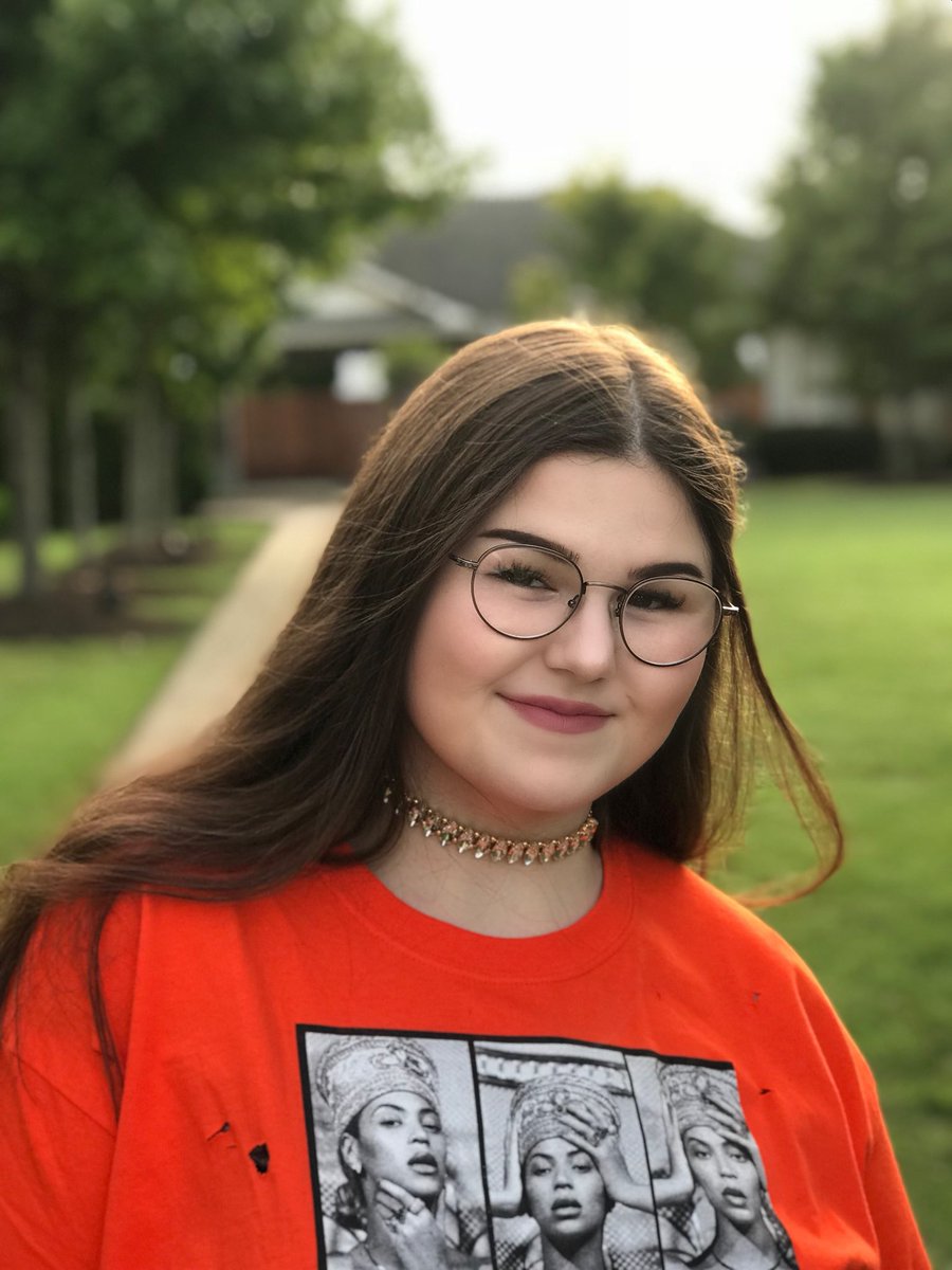 kendricksbible's tweet photo. Can I be a plus size model orrr? 😩🧡 https://t.co/mNS5uKxM9a