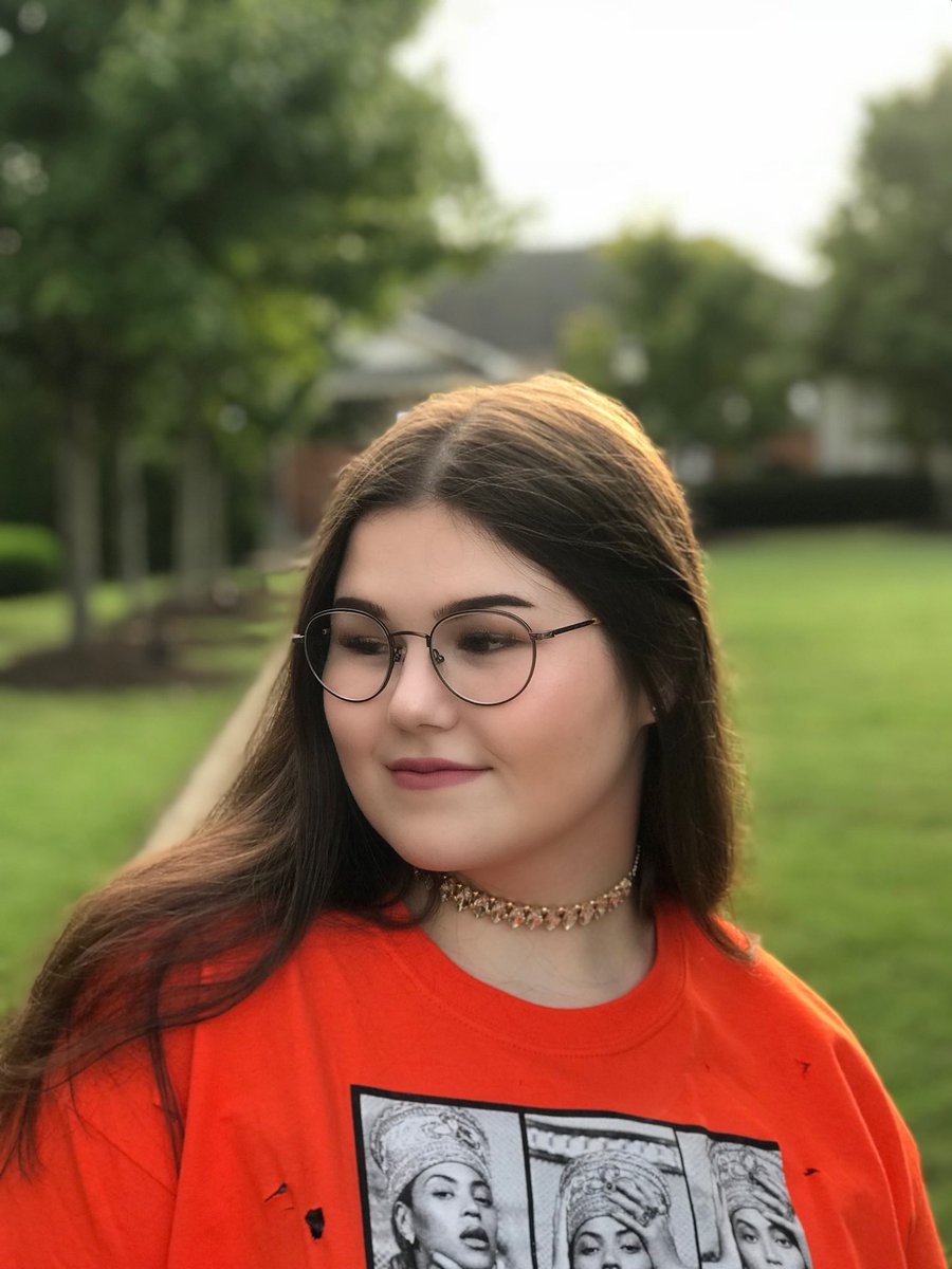 kendricksbible's tweet photo. Can I be a plus size model orrr? 😩🧡 https://t.co/mNS5uKxM9a