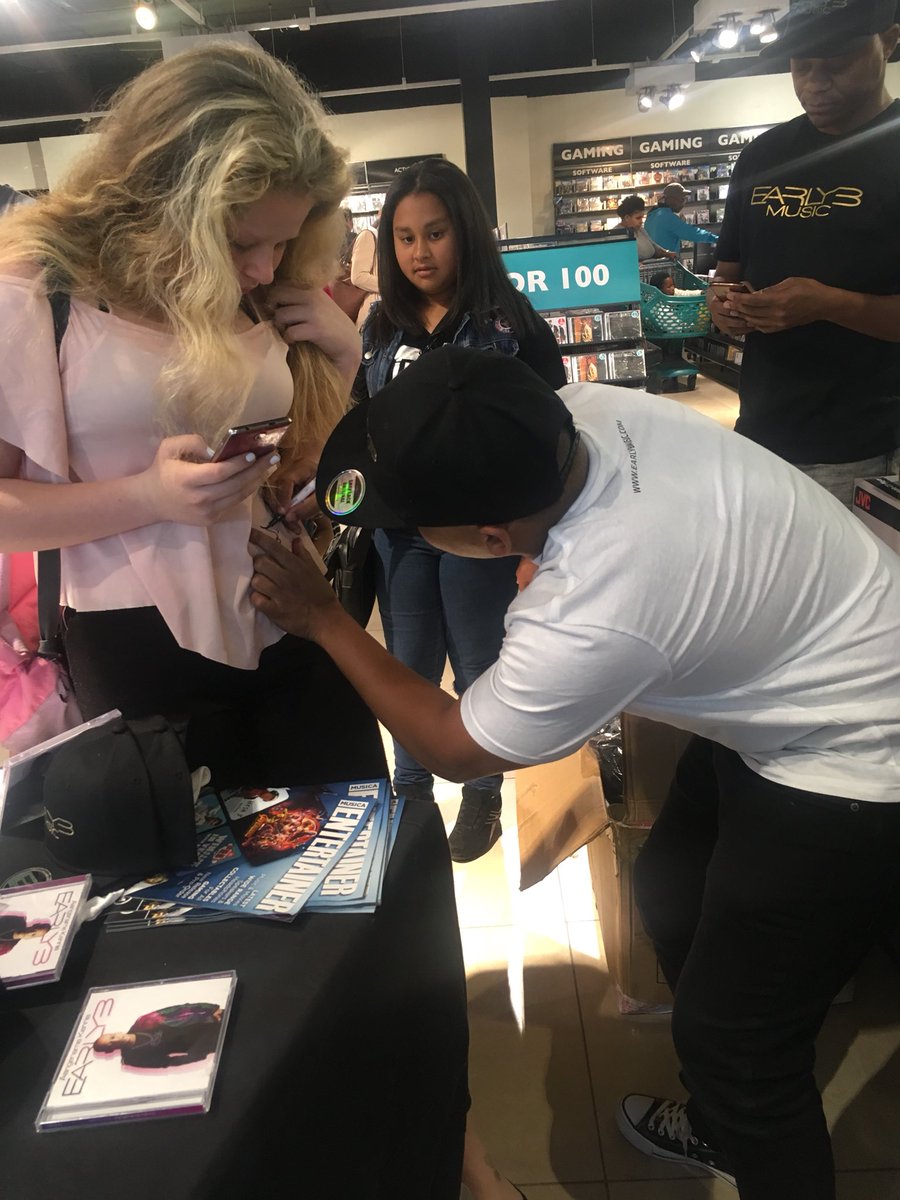 EarlyB_Music's tweet photo. Greenacres was lekke whuh. Dankie @MUSICA_AFRICA @Umusiek @Umusiek @StarburstPromo @SACelebTweets @100persentegAfr @AfrikaansM @ https://t.co/fCItgiWgzY