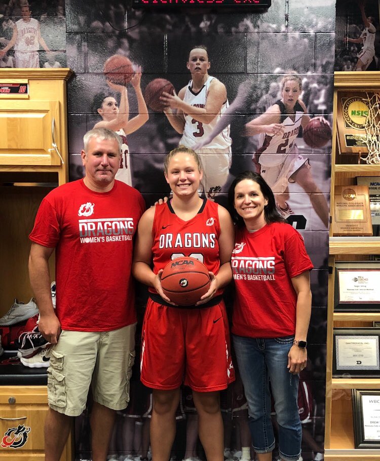 Ritchie40Gabby's tweet photo. I’m excited to announce that I’ve decided to continue my academic and athletic career at Minnesota State University Moorhead! @MSUM_WBB #godragons https://t.co/lMViqneWDM