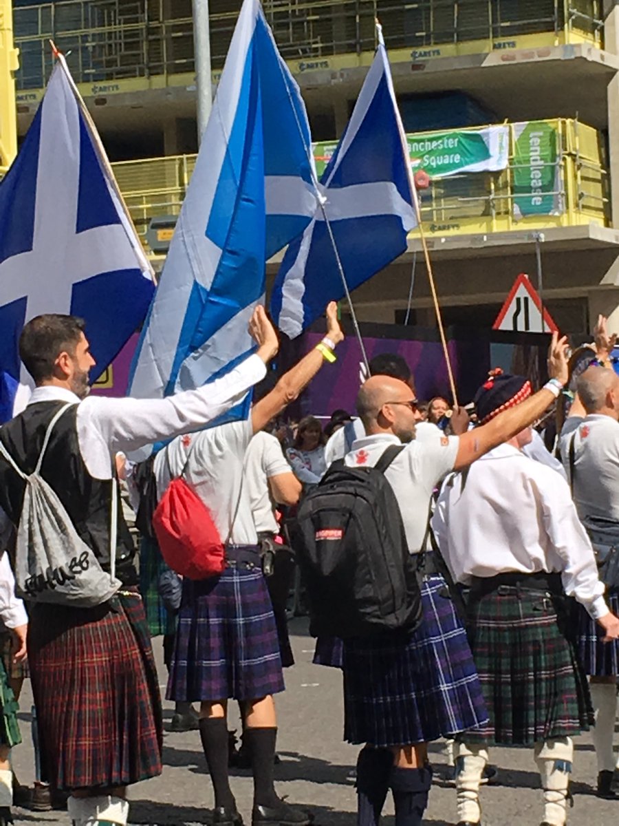 davidbowman73's tweet image. Good to see the Saltires flying at #ManchesterPride2018 🐝  @NicolaSturgeon⁩ ⁦@valmcdermid⁩ ⁦@JackieKayPoet⁩ ⁦@RobbieSandison⁩ ⁦@HannahB4LiviMP⁩ ⁦@MrJohnNicolson⁩ ⁦@ChristinaSNP⁩ ⁦@eddireader⁩ ⁦⁦⁦@GayGordonsMcr⁩ ⁦⁦👇