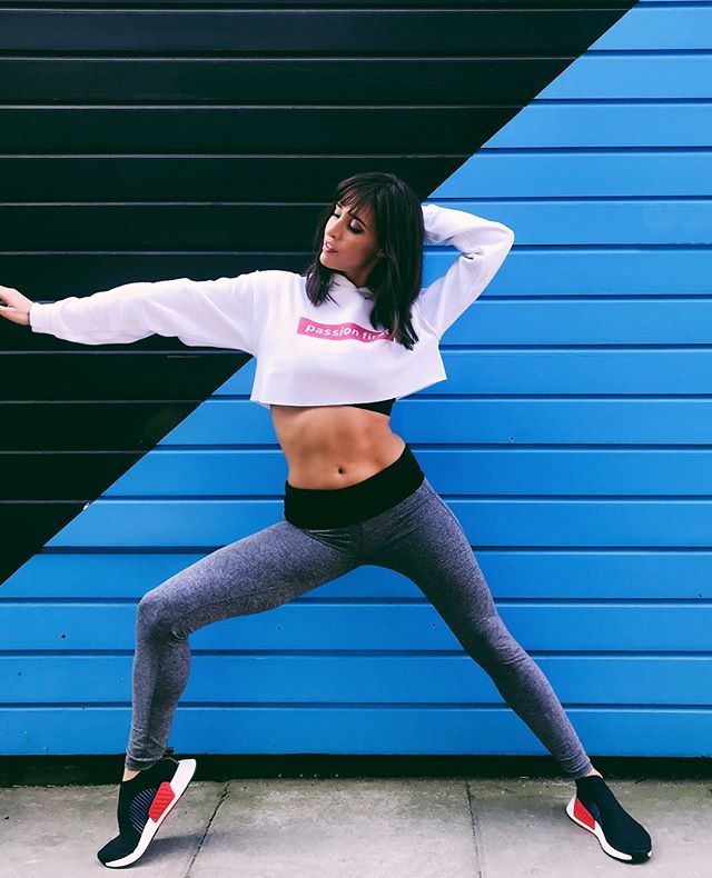 NeoBallet's tweet photo. Clara stretching after class around colourful Shoreditch. @clarafitness

#ballet #neoballet #dance #dancer #dancers #ballerina #pointeshoes #balletdancer #london #instadance #instaballet #live #love #give #create #inspire #movement #modernballet #instago… https://t.co/lmdLPJFPWg https://t.co/GO4dqCvm7L