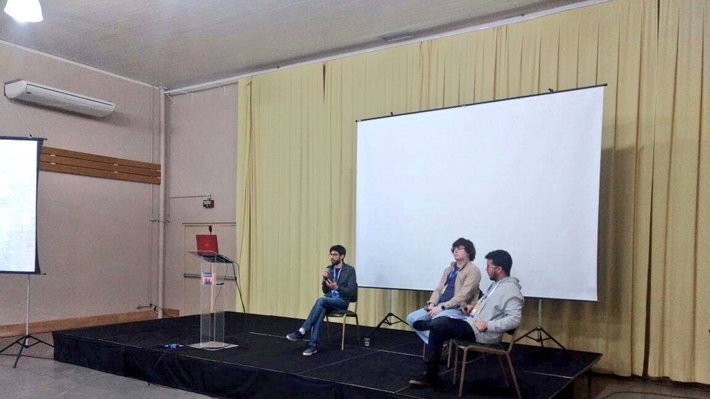 Painel: Processo eleitoral brasileiro e os mecanismos de segurança da urna eletrônica com Rodrigo Coimbra e Thiago Cardoso 
#RoadsecPortoAlegre2018 
#dontstophacking