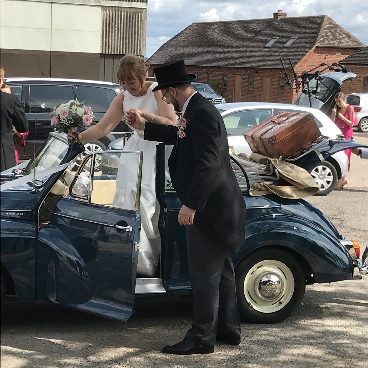Norton__Fields's tweet photo. Great wedding car!#uniqueweddingvenue #leicesterweddingvenue #weekendweddingvenue #barnwedding https://t.co/FGfup5XDMN
